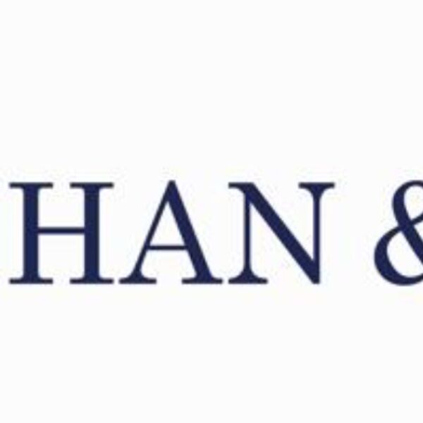 Houlihan & Co with background  Thumbnail